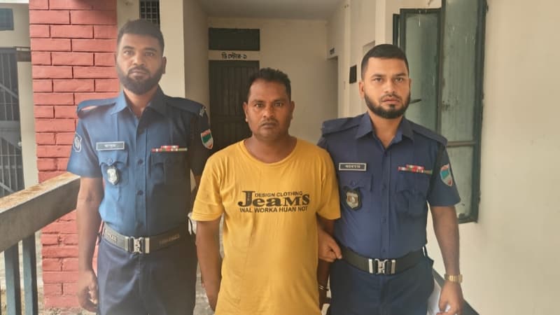 শার্শায় নাশকতা মামলার আনোয়ার হোসেন নামে আওয়ামী লীগের এক নেতা গ্রেপ্তার