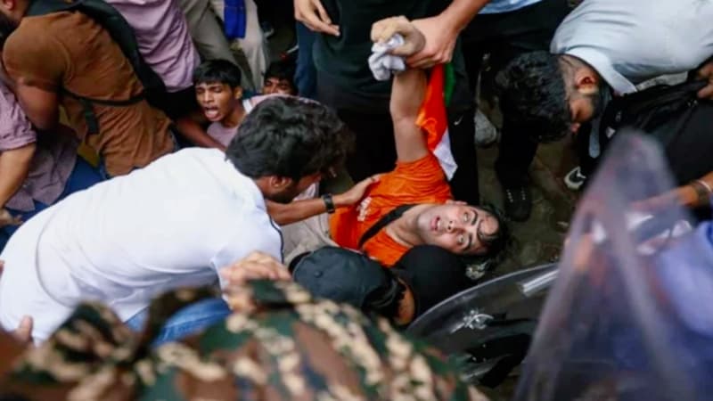 দিল্লিতে ফের ইন্টারনেট বন্ধ, পুলিশের সঙ্গে বিক্ষোভকারীদের সংঘর্ষ