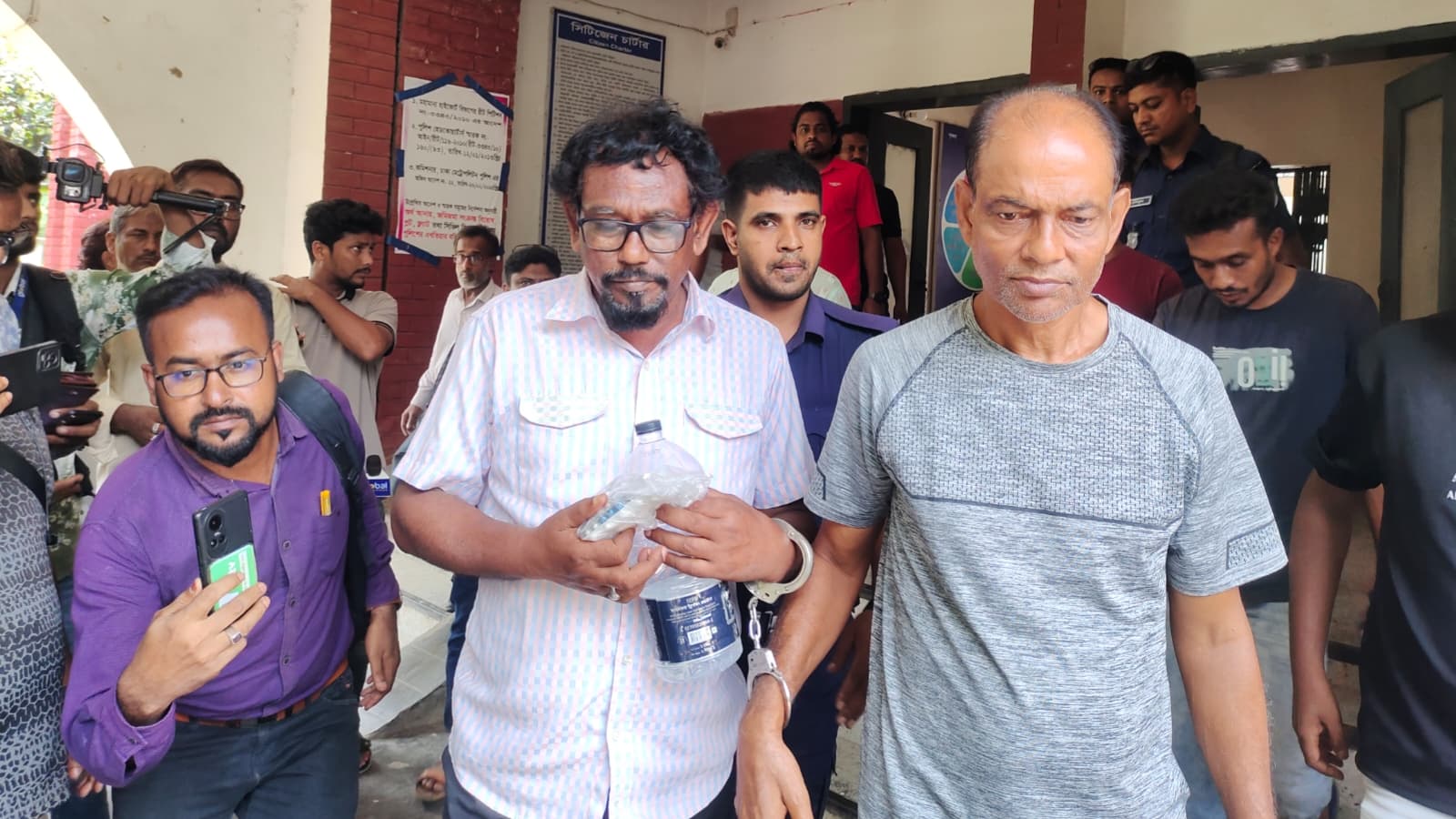 সাংবাদিক আসাদকে আটকের ঘটনায় শার্শা থানায় সাংবাদিকদের প্রতিবাদ